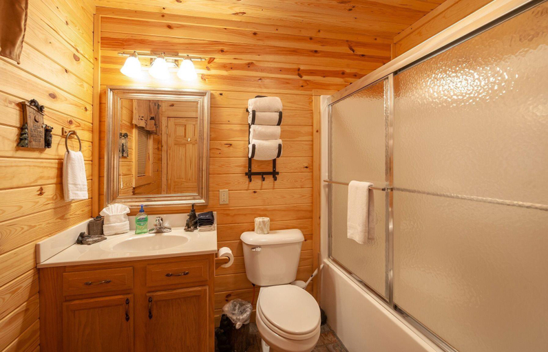 Bathroom 3, Barefoot Cabin 4 Bedroom Cabin by RedAwning, Sevier