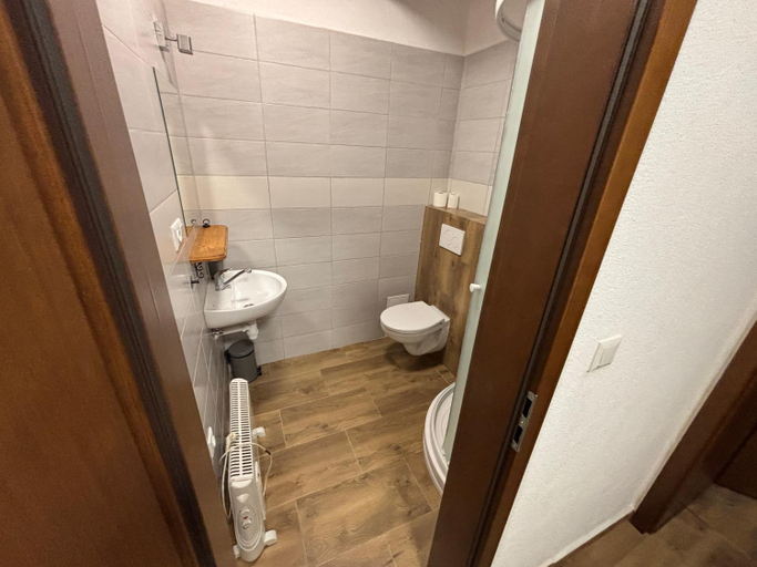 Bathroom, Ubytovanie u Cieska, Lucenec