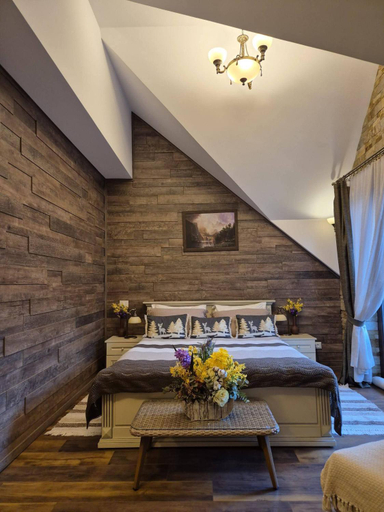 Bedroom 2, Poiana Golf Chalet, Busteni