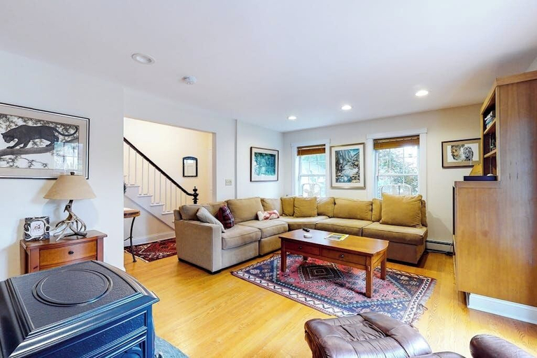 Living area 2, Gorgeous Water-view Home & Attached Apartment With Washer/dryer, Knox