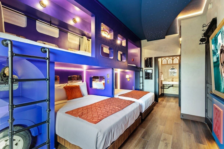 Room 2, Hawthorn Suites Near Disneycomfort for 6, Orange