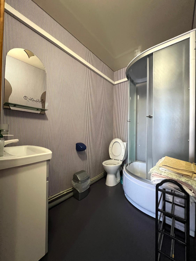 Bathroom 4, Hotel Yuzhanka, Ovidiopol's'kyi