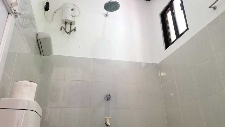 Bathroom 3, Yayay Siargao - Generator & Starlink, General Luna