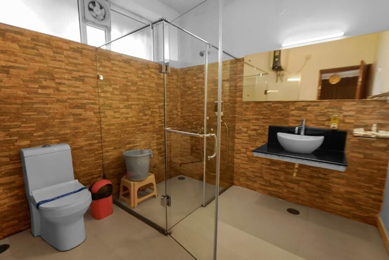 Bathroom 3, WOW Bison Woods Veg Resort Yercaud, Salem