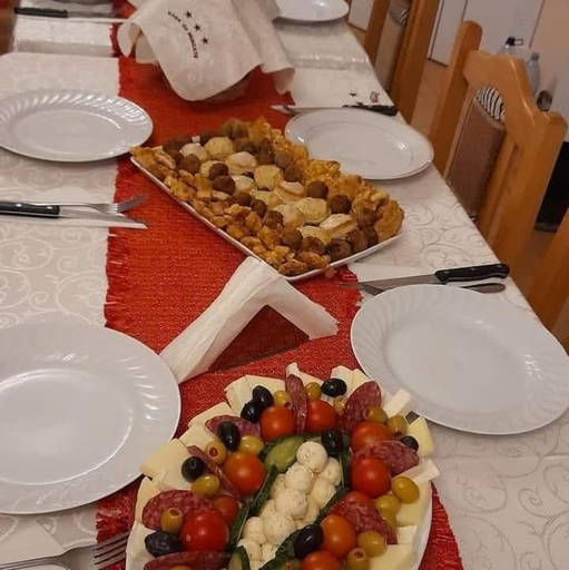 Food & Drinks 5, Casa cu Muscate, Vidra