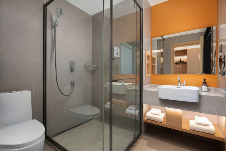 Bathroom, Hawthorn by Wyndham Puer Simao, Pu'er