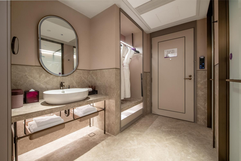 Bathroom 2, Mercure Shanghai Hongqiao Airport, Shanghai
