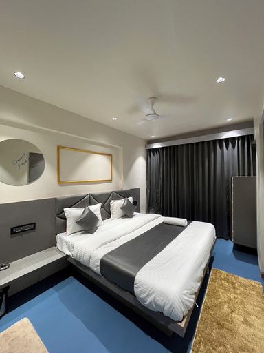 Room 2, Hotel NR INN, Ahmadabad