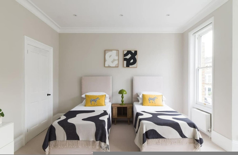 Room 3, Luxury 5-bedroom Central London Town House, London