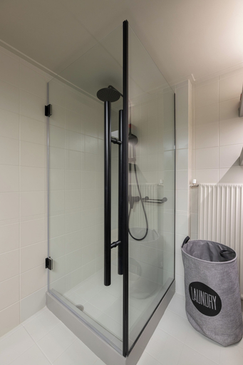 Bathroom 5, Luxury Glyfada flat near sea & market, Attica