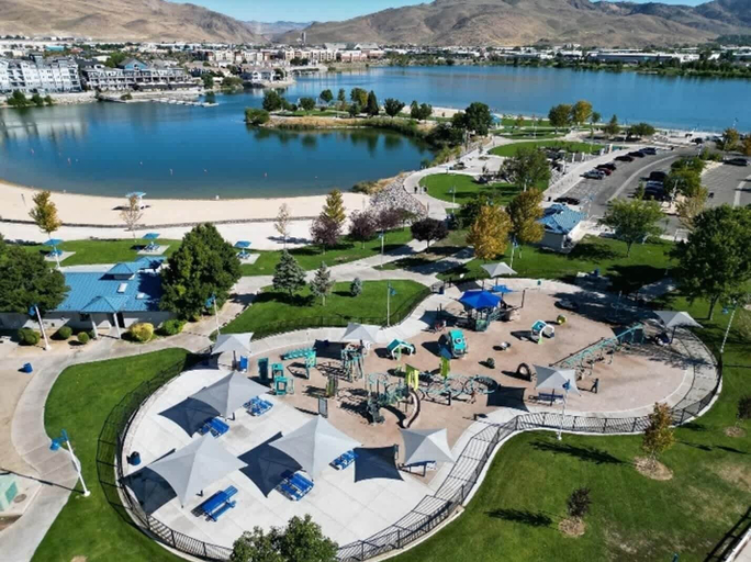 Room 3, Sparks Marina 2BR Mountain Views Pool Hot Tub, Washoe