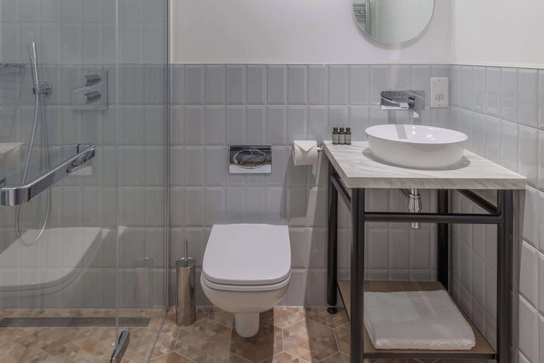 Bathroom 4, Leman Locke, London
