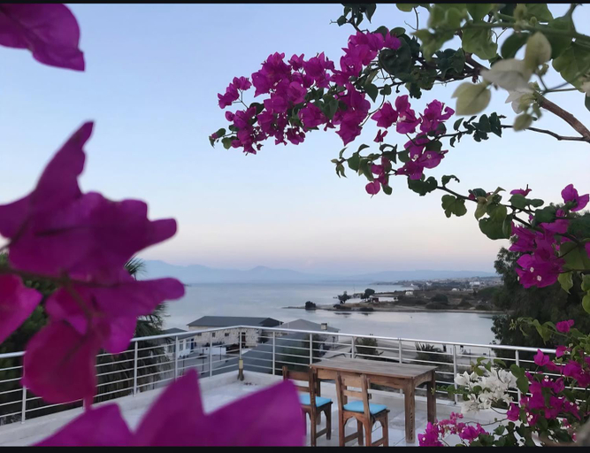 5, Begonvil Otel, Çeşme