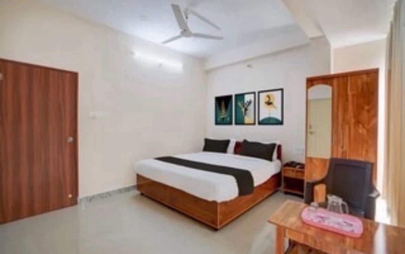 Room 2, Classic Townhouse Nagawara Junction, Bangalore