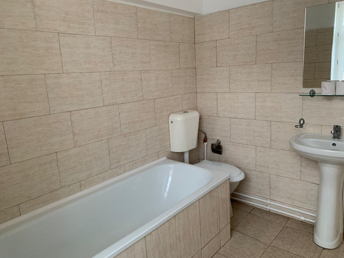 Bathroom, Studio Rentals, Onesti