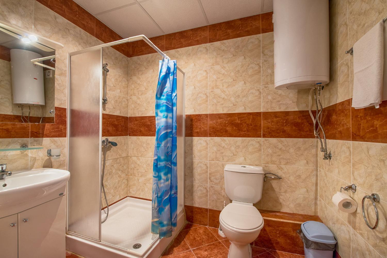 Bathroom 3, Privilege Beach Apartments, Nesebar