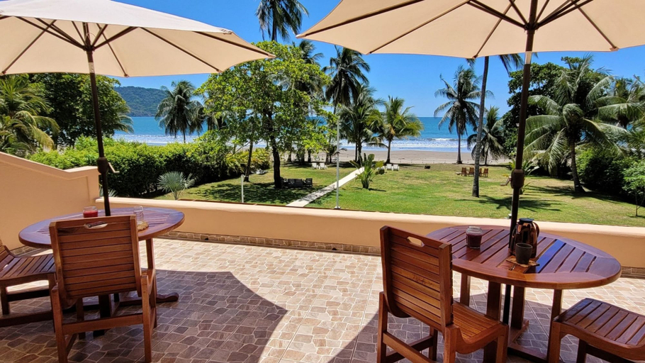 Room 4, Beachfront Villa With Endless Ocean Views, Puntarenas