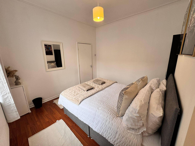 Bedroom 2, House 10 minutes from the Center, Sefton