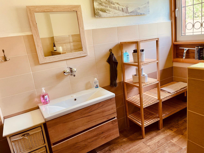 Bathroom, Vrch Varta, Dolný Kubín