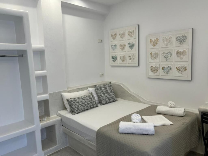 Room 2, Ione Inn, South Aegean