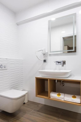 Bathroom 3, Miodowa Klinika - Longevity Center, Nowy Sącz