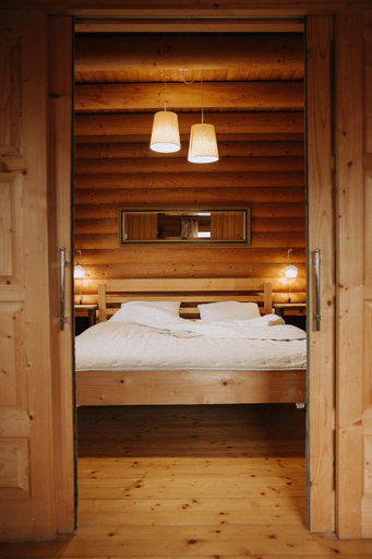 Bedroom 2, Vidal, Nadvirnians'kyi