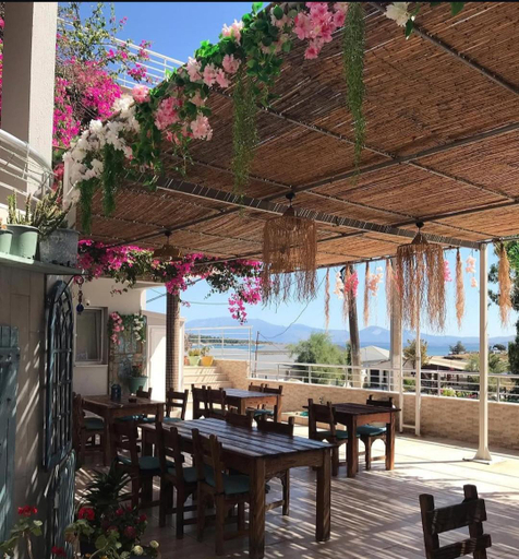 4, Begonvil Otel, Çeşme