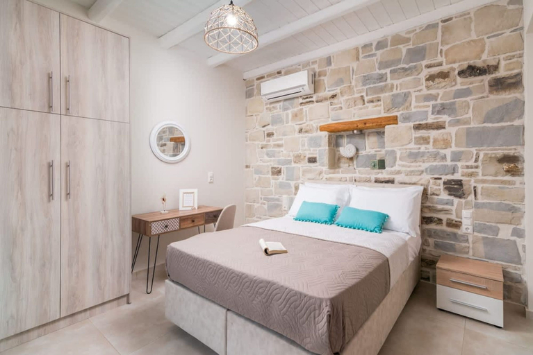 Room 2, Elmara Crete Beachside Villa 3 With Private Pool, Faistos