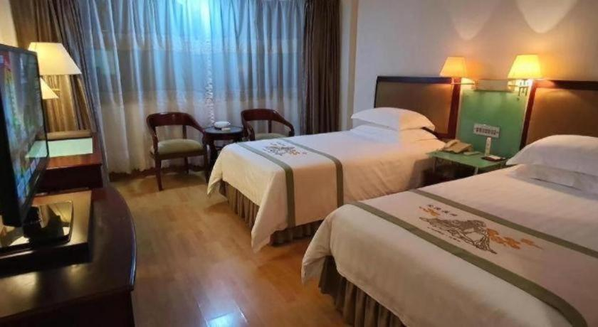 Bedroom 2, Quanzhou Overseas Chinese Hotel, Quanzhou