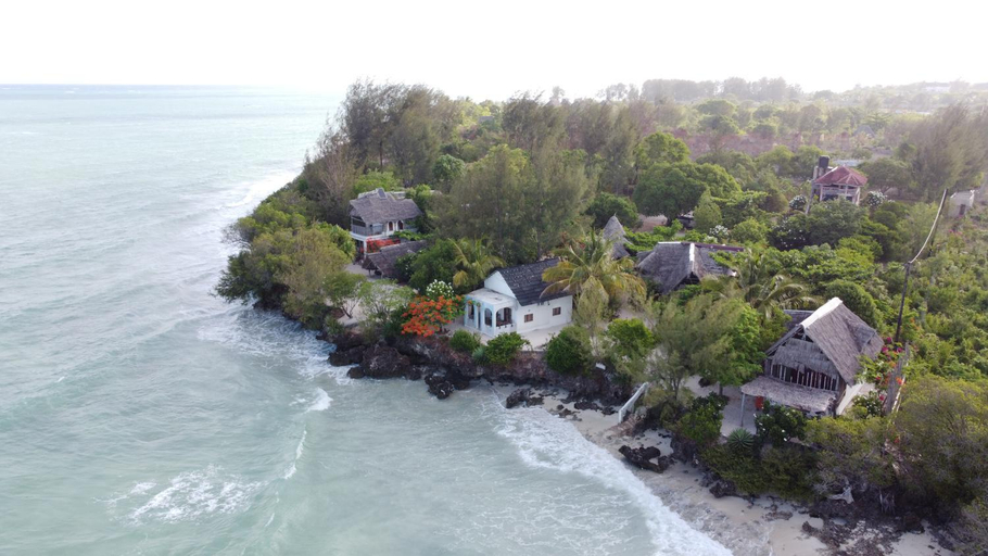 Others 4, AFYA Village at the sea, Kati