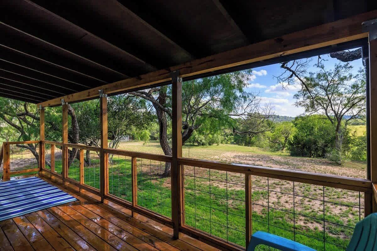 4, Paintbrush Waterfront Cottage, Gillespie