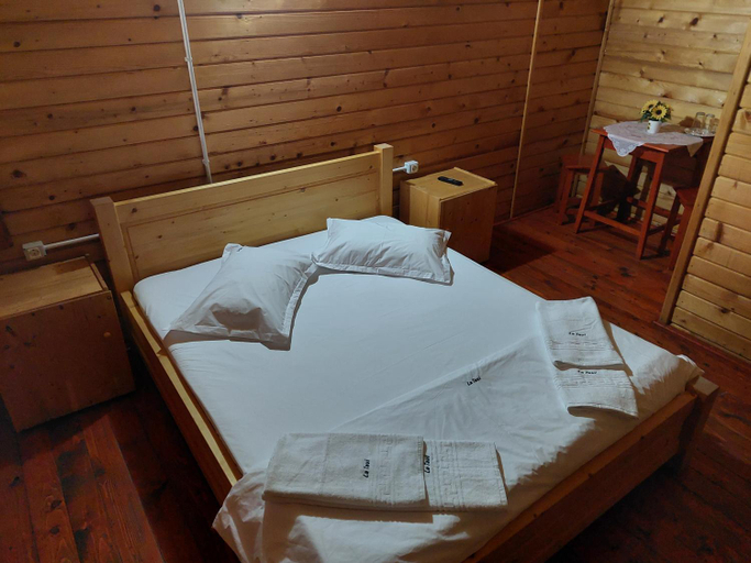 Bedroom, La Tavi casute tip camping, Murighiol