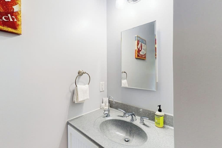 Bathroom 2, Luxurious Waterfront Home With Deck, Firepit, hot Tub, Fireplace, & Pool Table, Lincoln