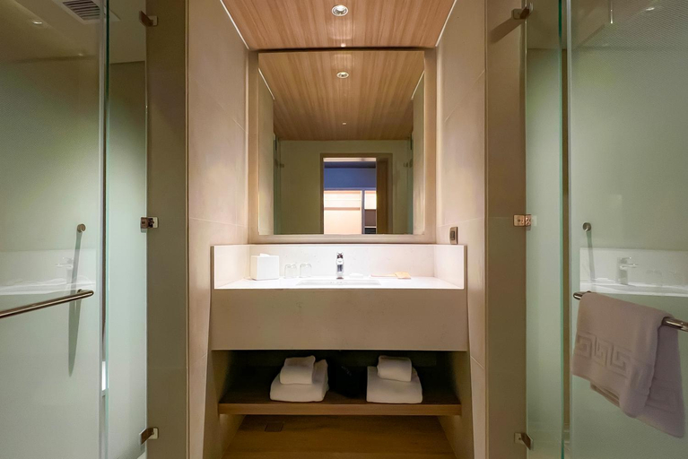 Bathroom 4, Taal Vista Hotel, Tagaytay City
