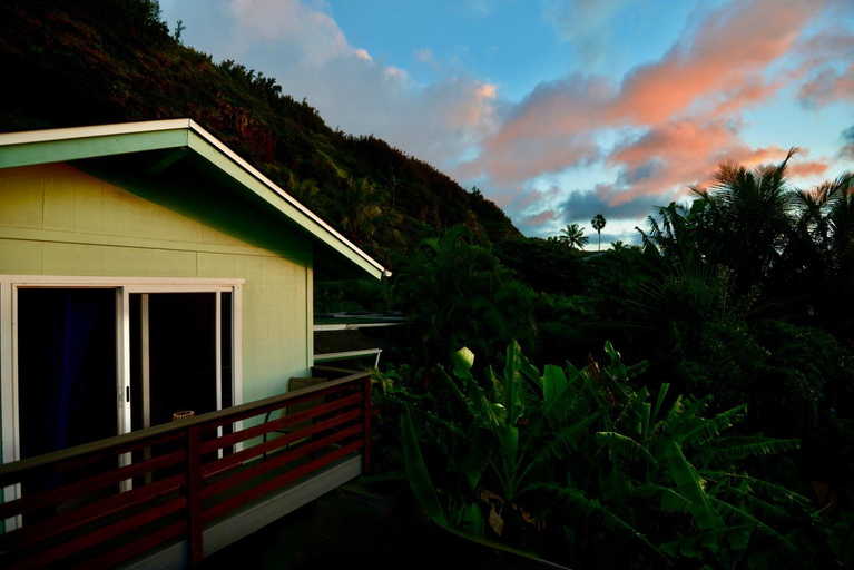 Exterior & Views, Kalani Hawaii Private Lodging, Honolulu