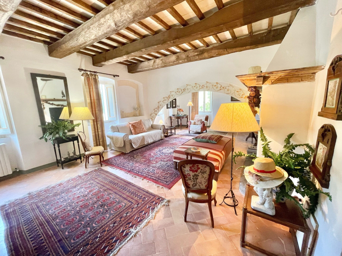Living area 3, Umbrian Paradise Contains 5 Bedrooms With Private Pool and Stunning Views, Perugia
