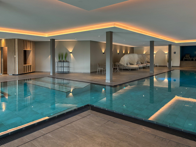 Pool, SEVINA APARTMENTS by traubeamsee, Bodenseekreis