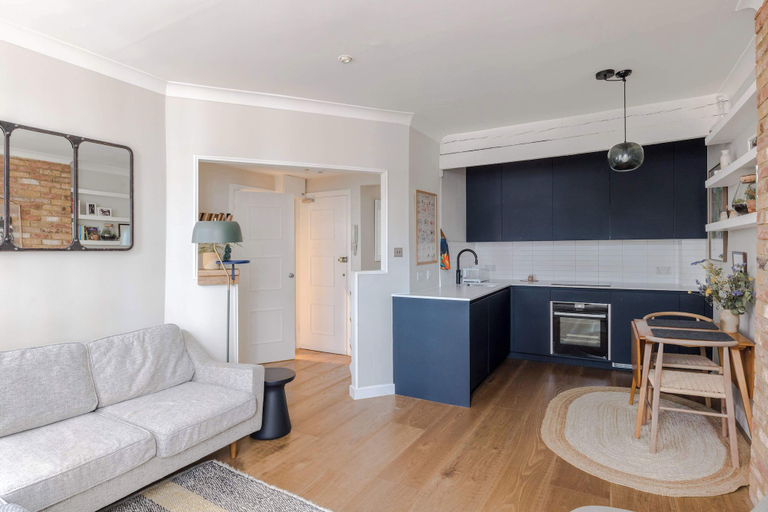 Living area 2, Charming 2-bedroom Apartment in Fitzrovia, London