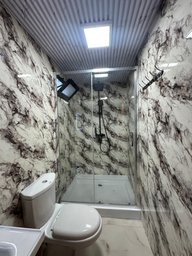 Bathroom 3, Sidi's GuestHouse, Sarandës