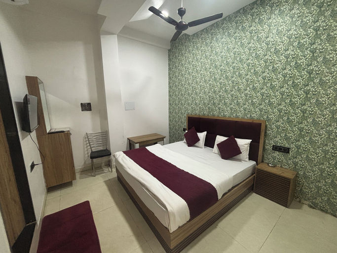 Room 3, Hotel Dev Shree Palace, Ujjain