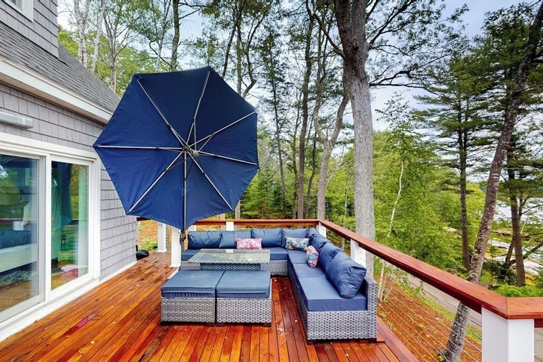View from room 4, Luxurious Waterfront Home With Deck, Firepit, hot Tub, Fireplace, & Pool Table, Lincoln