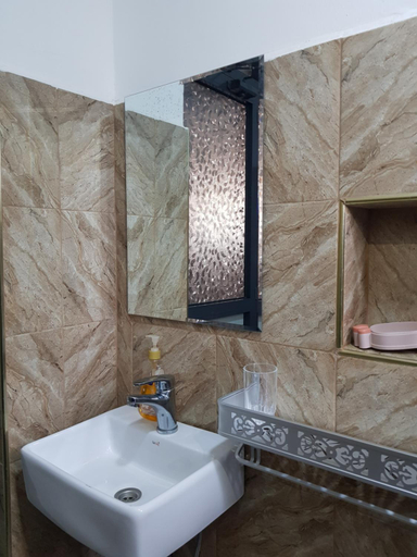 Bathroom 2, MINA CHAI HOUSE BNB, Arusha Urban