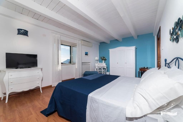 Bedroom 4, Palazzo Carrano, Salerno