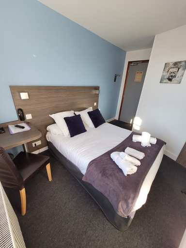 Room 2, Logis Hôtel Au Moyne de Saire, Manche