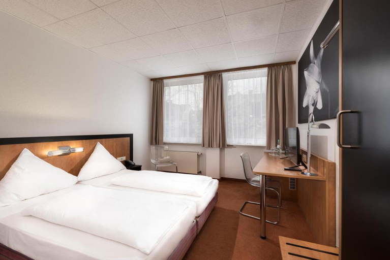 Bedroom 3, Days Inn by Wyndham Dortmund West, Dortmund