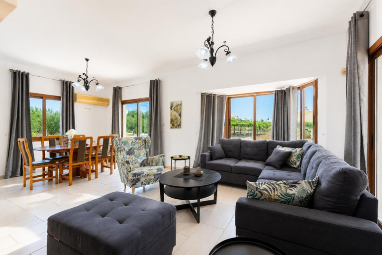 Others 5, Villa Corallina