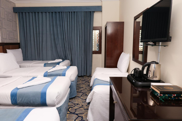 Bedroom 1, Anwar Al Zahraa Hotel, Al Madinah Al Munawwarah