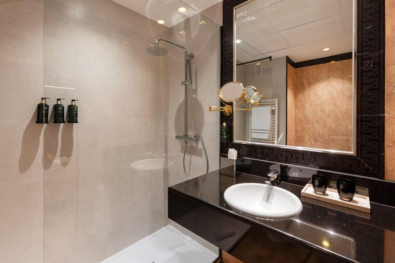 Bathroom 5, Melia Barajas, Madrid