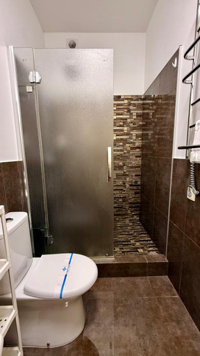 Bathroom 2, Chayka Home Hotel, Sviatoshyns'kyi