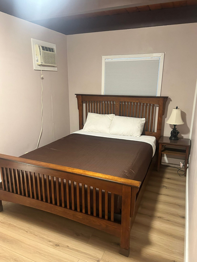 Bedroom 3, Flamingo Motel, Okanagan-Similkameen